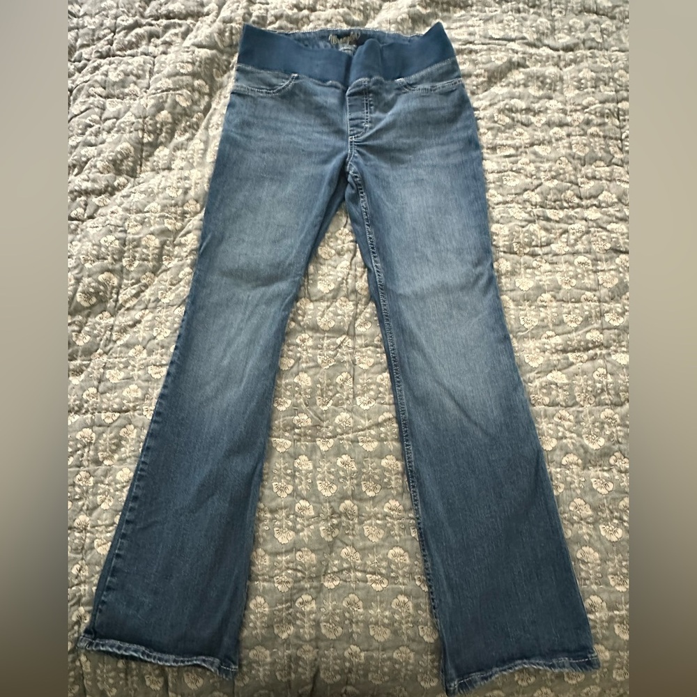 Size 9 Wrangler Blue Bootcut Jeans with Timeless Appeal